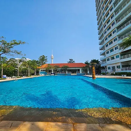 View Talay 5 Jomtien Beachfront Pattaya Exterior photo