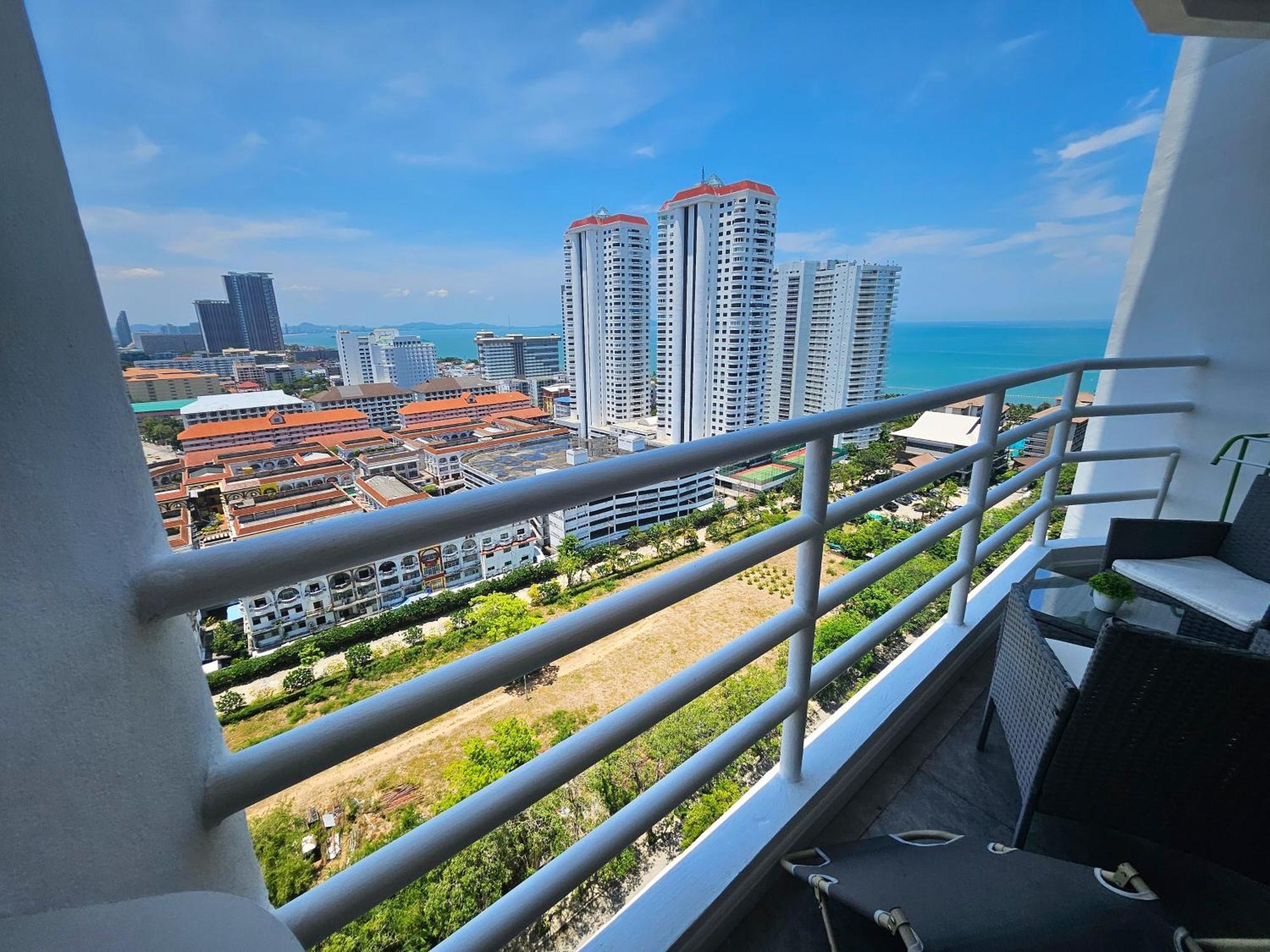 View Talay 5 Jomtien Beachfront อพาร์ทเม้น *