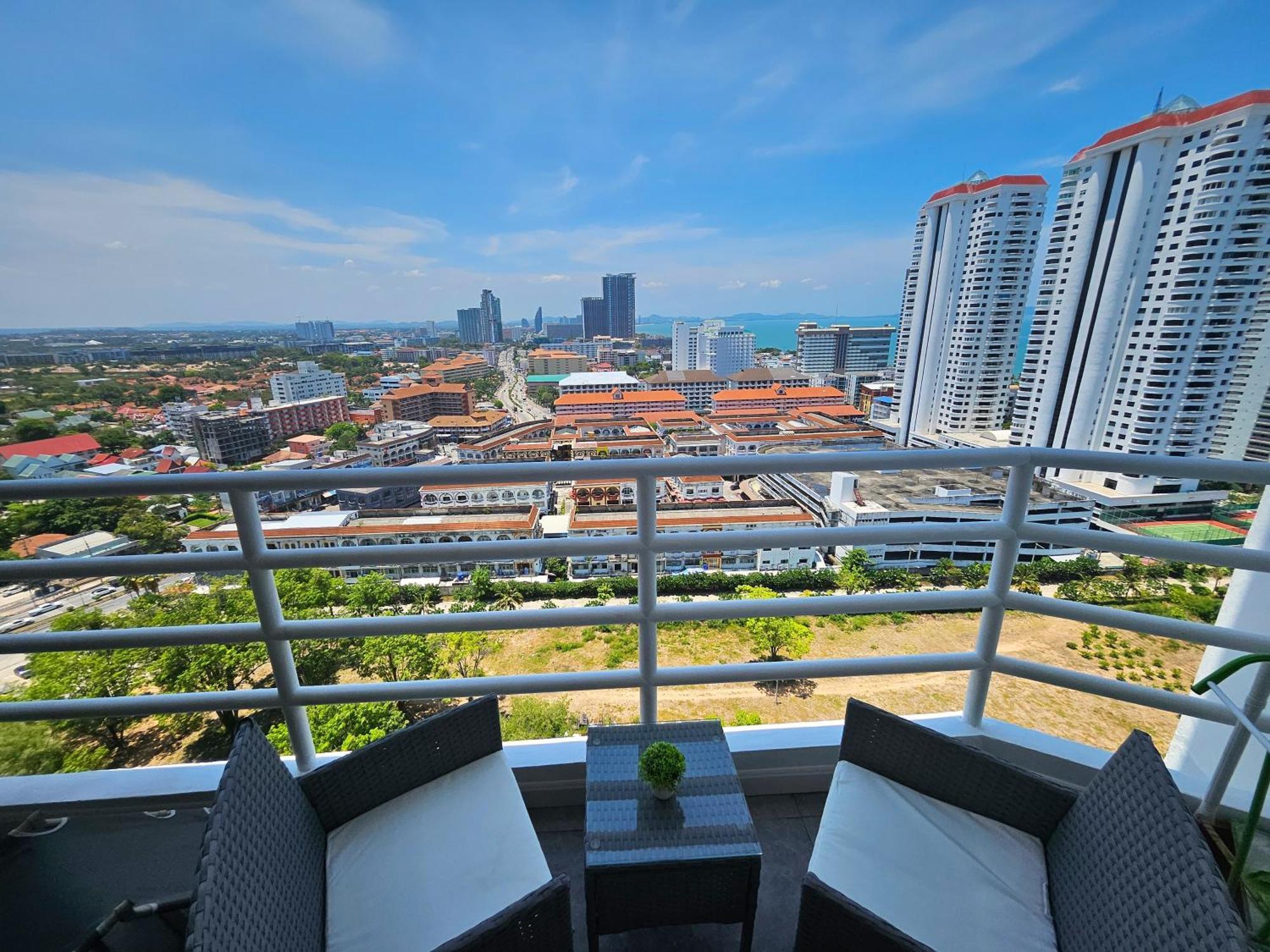 อพาร์ทเม้น View Talay 5 Jomtien Beachfront *